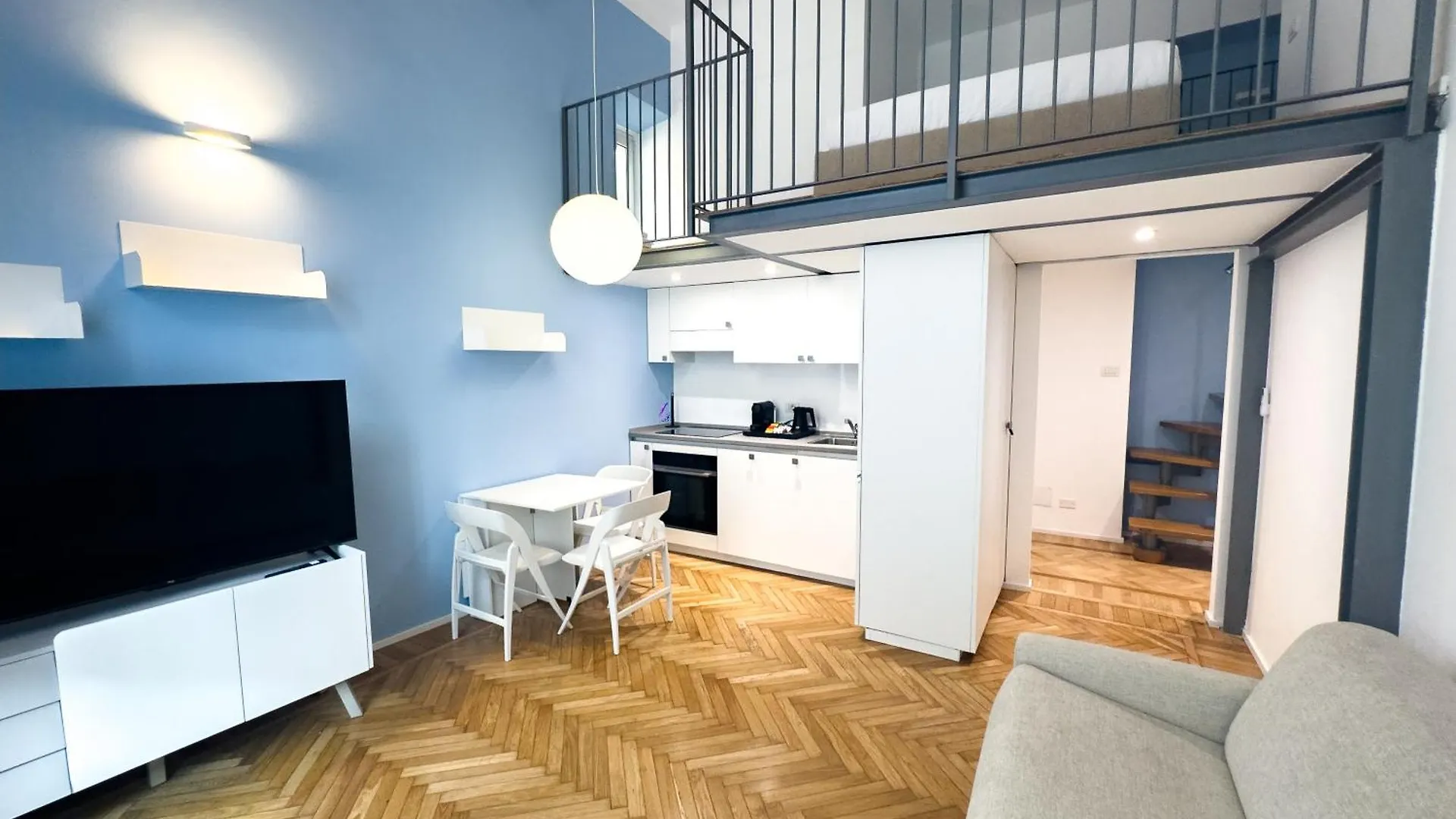 New One Bedroom Apartment In Isola Area Milan 0*,  Italie
