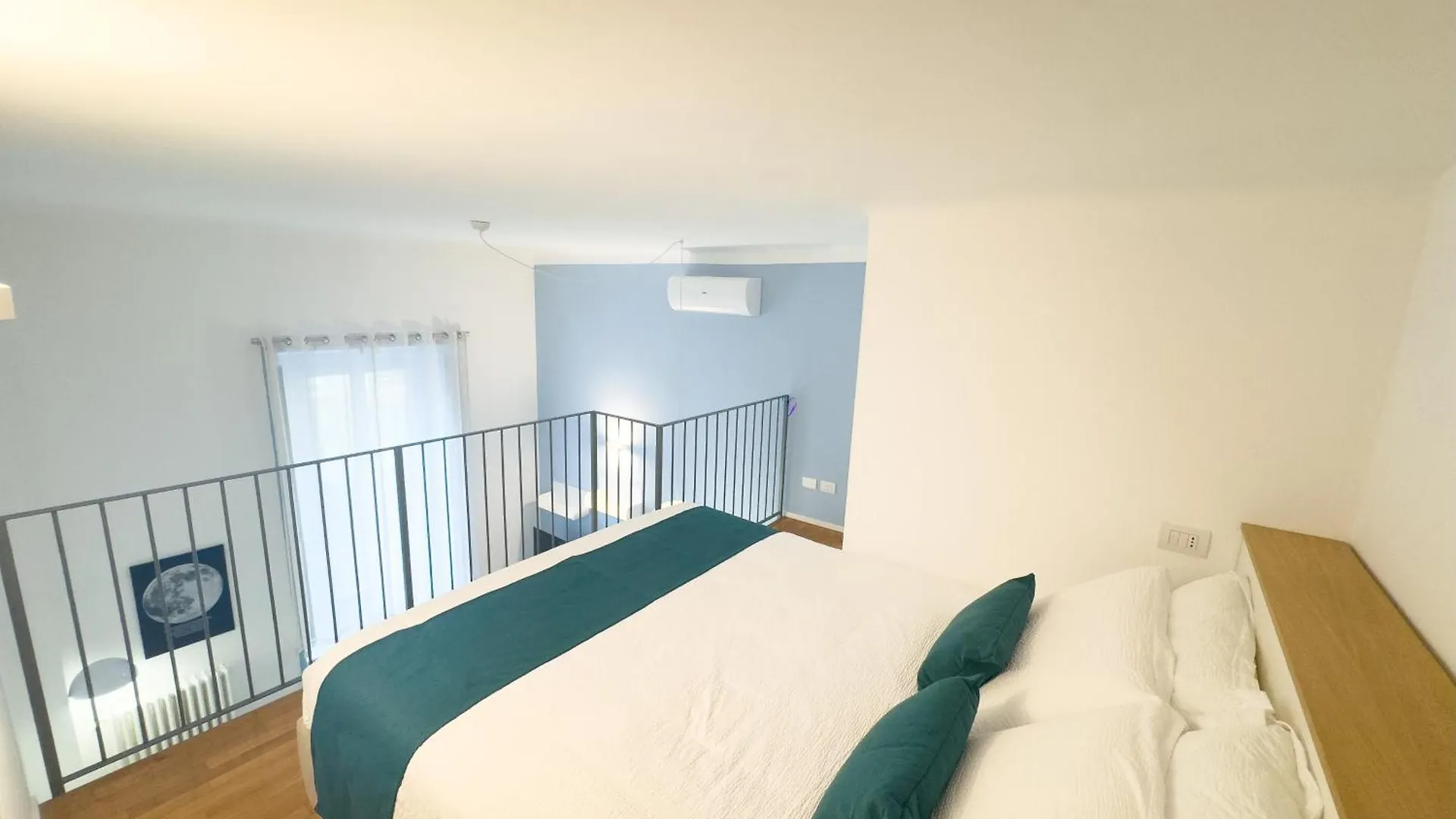 New One Bedroom Apartment In Isola Area Milan